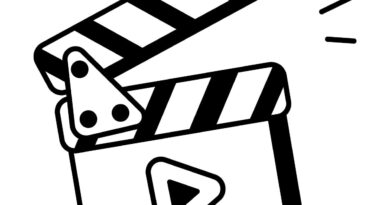 Spielberg Belgeseli Geliyor