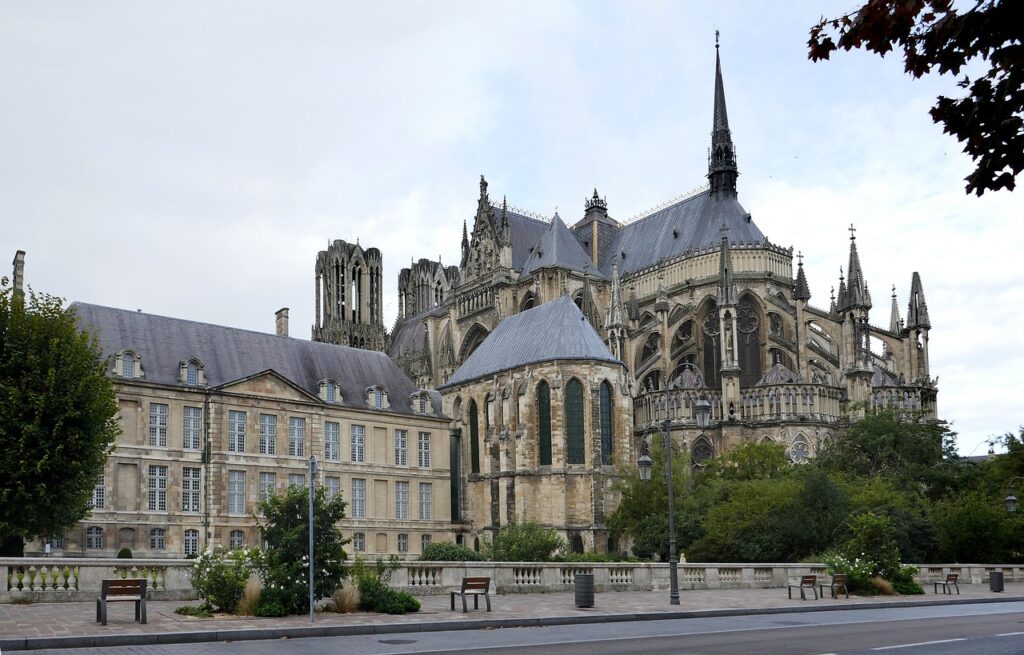 Idris Elba’dan Notre Dame’ın Kamburu filmi geliyor