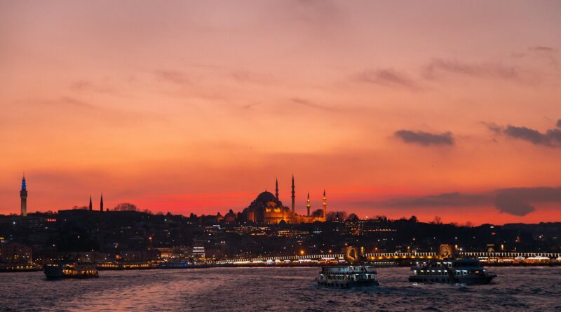 Tuba Büyüküstün ile Kenan İmirzalıoğlu aynı dizide buluşacak