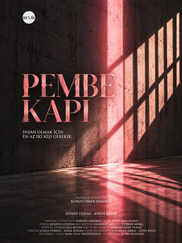 Pembe Kapı afişi