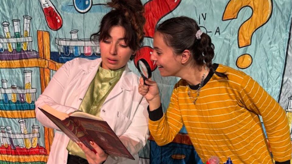 Profesör Baz ve Haylaz sahne fotoğrafı 2