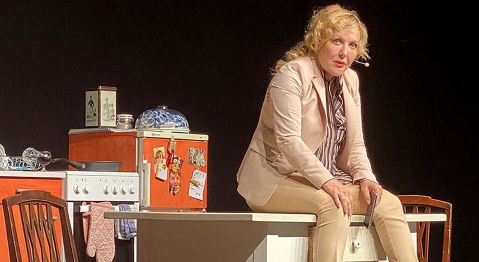 Shirley Valentine – Sumru Yavrucuk sahne fotoğrafı 2
