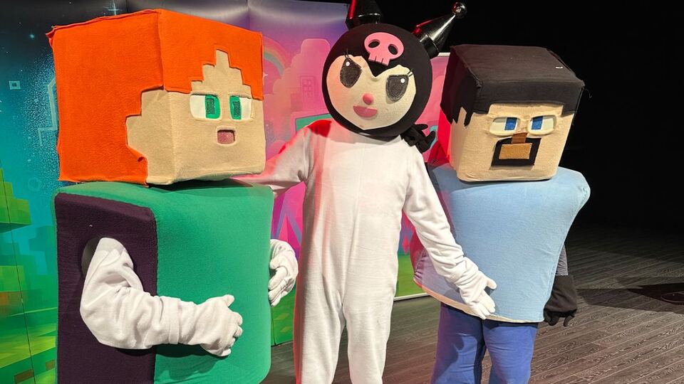 Minecraft ile Kuromi Büyük Macera sahne fotoğrafı 4