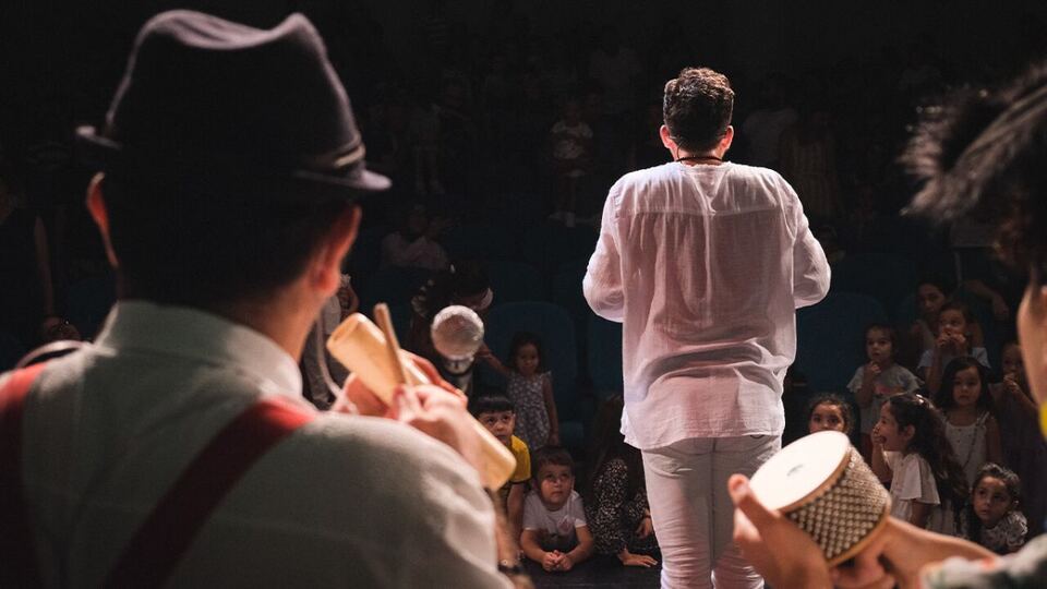 Burak Onurlu Oyunlu Şarkılar Çocuk Konseri sahne fotoğrafı 3