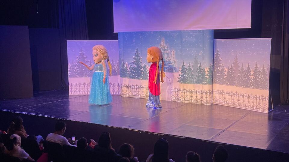 Shrek Karlar Ülkesi Meyve Festivalinde sahne fotoğrafı 3